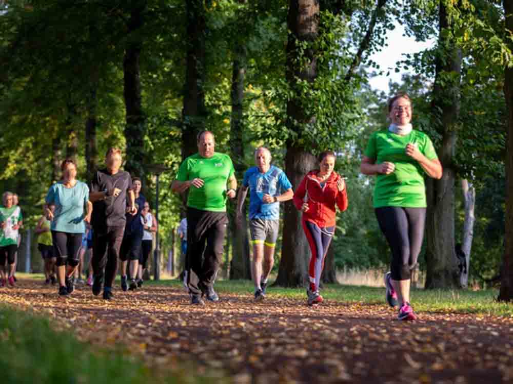 AOK Laufschule startet wieder in Magdeburg: Laufen in der Gruppe macht mehr Spaß