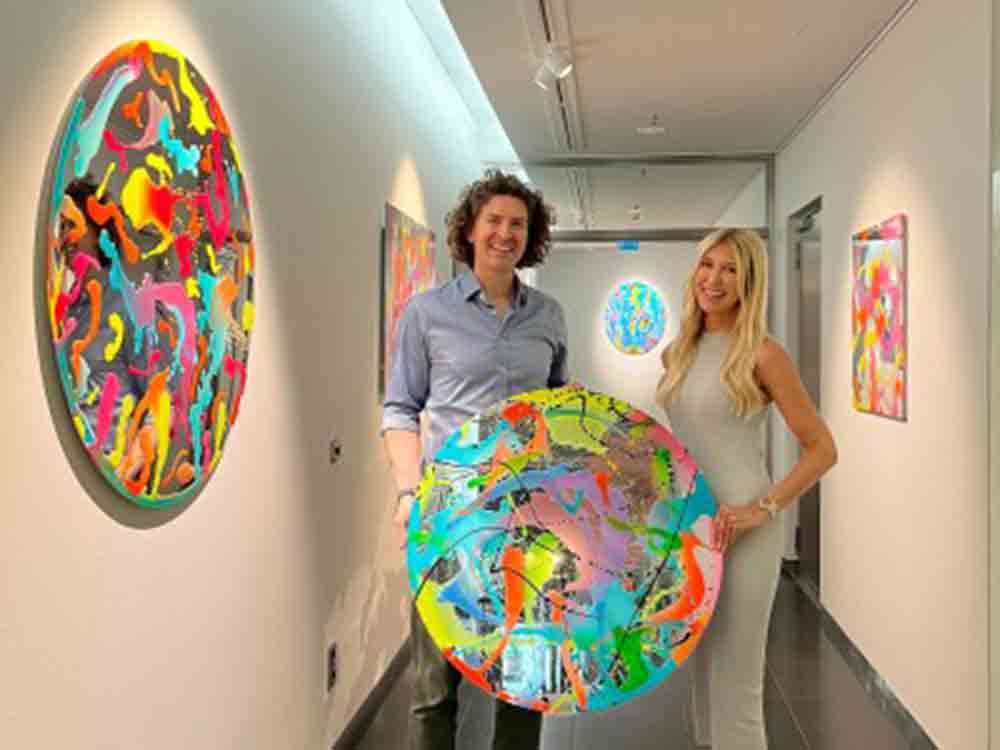 »Color up life, Sony Center Berlin im Wandel« – Jahresausstellung wurde von dem Künstler Sascha Dahl eröffnet