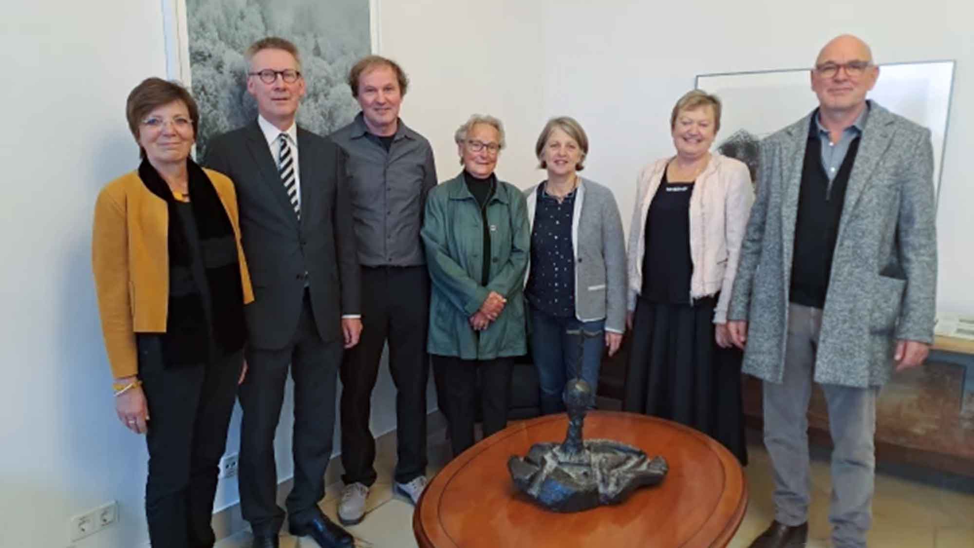 Wertvolle Familiengabe: Schwäbisches Bildungszentrum erhält Wachsmodell des »Euthanasie« Denkmals von Martin Wank