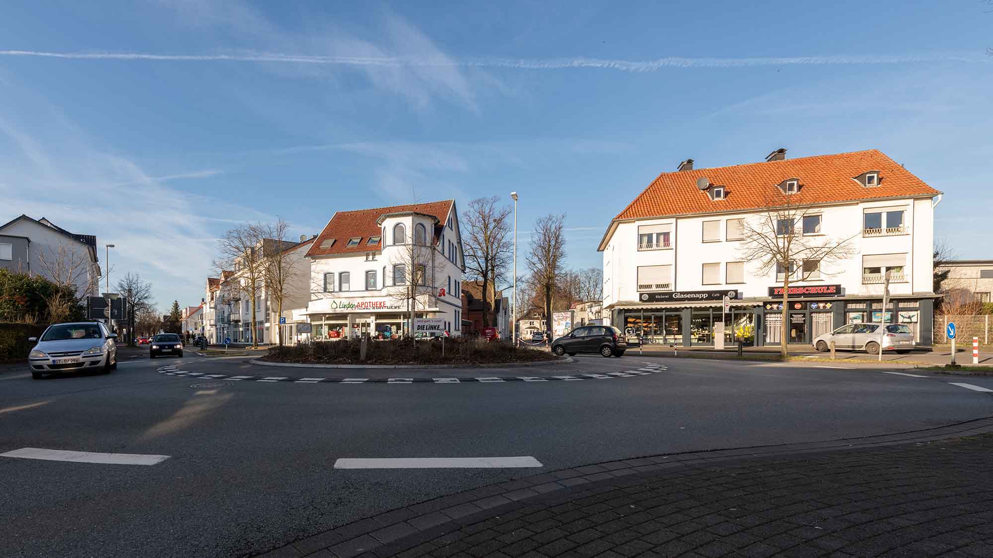 Gütersloh: Kreisverkehr Marienfelder Straße, Einkaufsquartiere in Gütsel